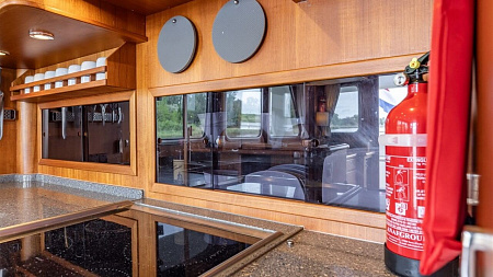 Яхта Privateer Trawler 50